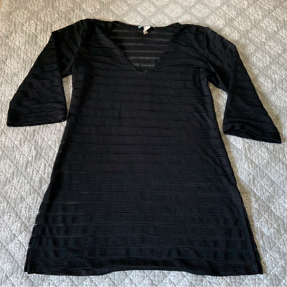 Porto Cruise lacy black beach cover-up with long sleeves and v-neck, size large